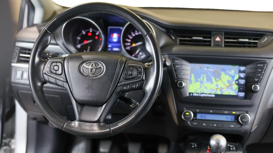 TOYOTA Avensis Avensis 2.0 D-4D Premium