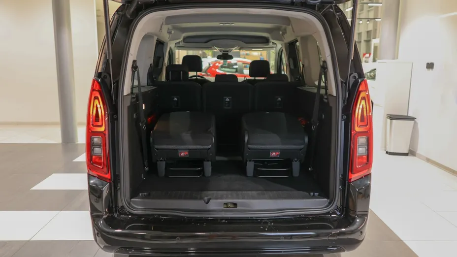 TOYOTA Proace City Verso Proace City Verso Long 1.2 D-4T Family Aut.
