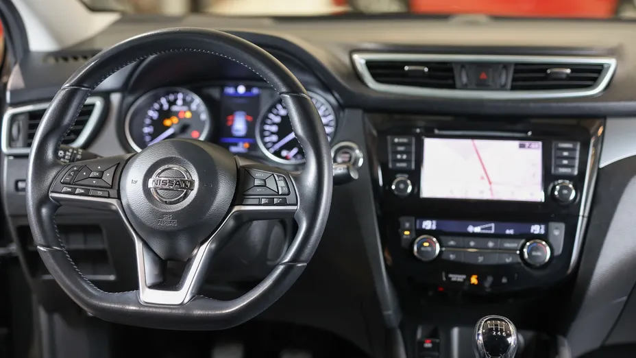 NISSAN Qashqai Qashqai 1.3 DIG-T N-Connecta