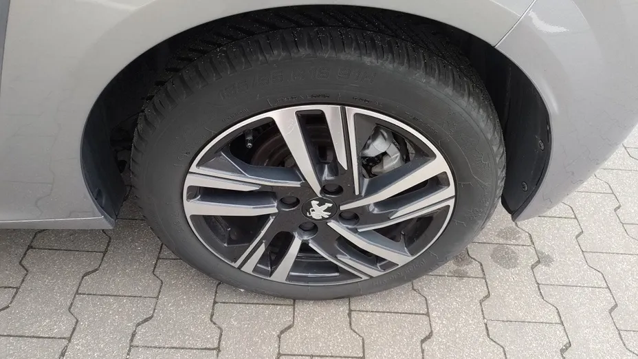 PEUGEOT 208 208 1.2 PureTech Allure S&S EAT8