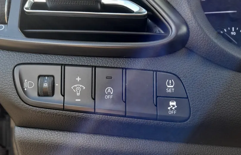 HYUNDAI i30 i30 1.5 DPI Comfort