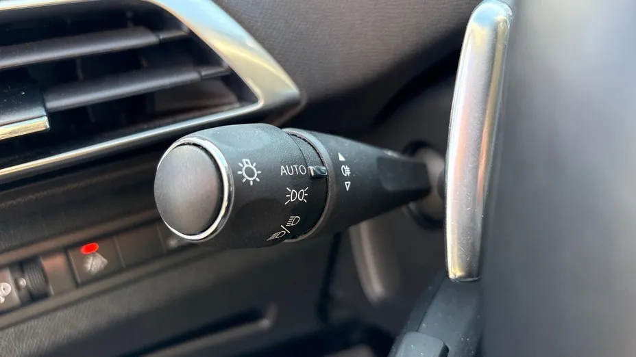 PEUGEOT 3008 3008 1.5 BlueHDi Allure S&S EAT8