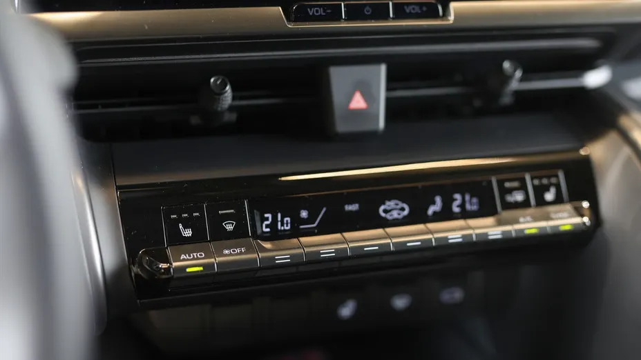 TOYOTA C-HR C-HR 2.0 Hybrid Dynamic Force Style