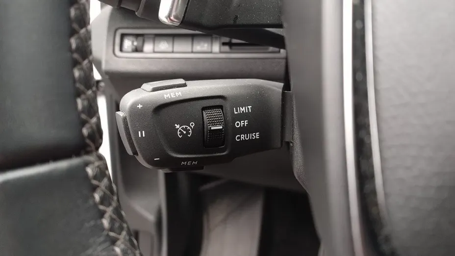 PEUGEOT 5008 5008 1.5 BlueHDi Allure Pack S&S EAT8