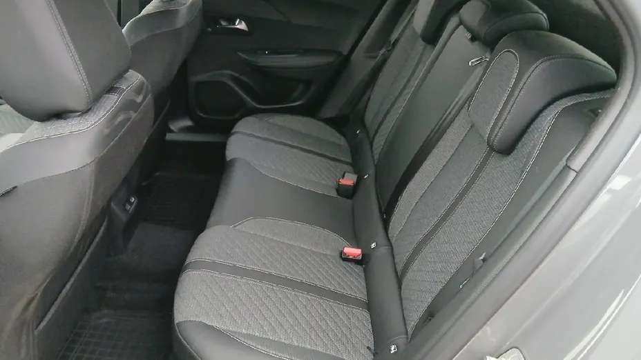 PEUGEOT 2008 2008 1.2 PureTech Allure S&S EAT8