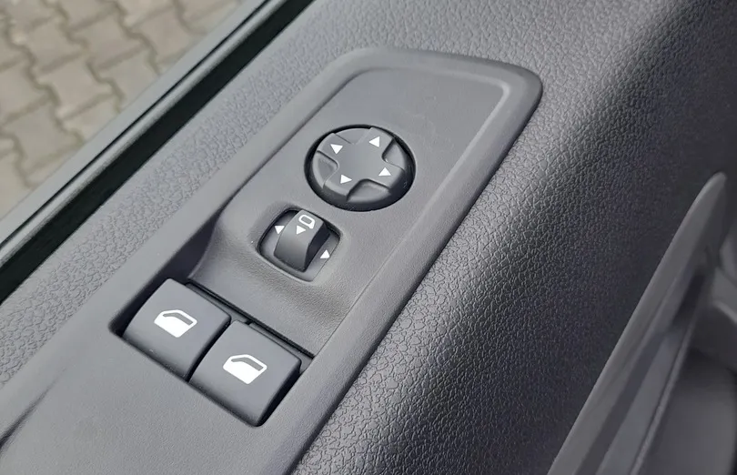 PEUGEOT Traveller Traveller 2.0 BlueHDi Long Business EAT8