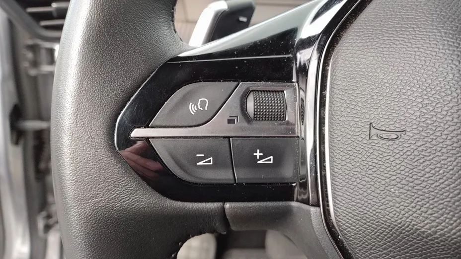 PEUGEOT 2008 2008 1.2 PureTech Allure S&S EAT8