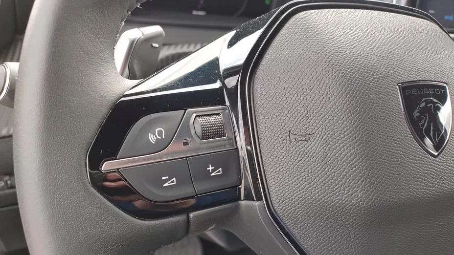 PEUGEOT 2008 2008 1.2 PureTech Allure S&S EAT8