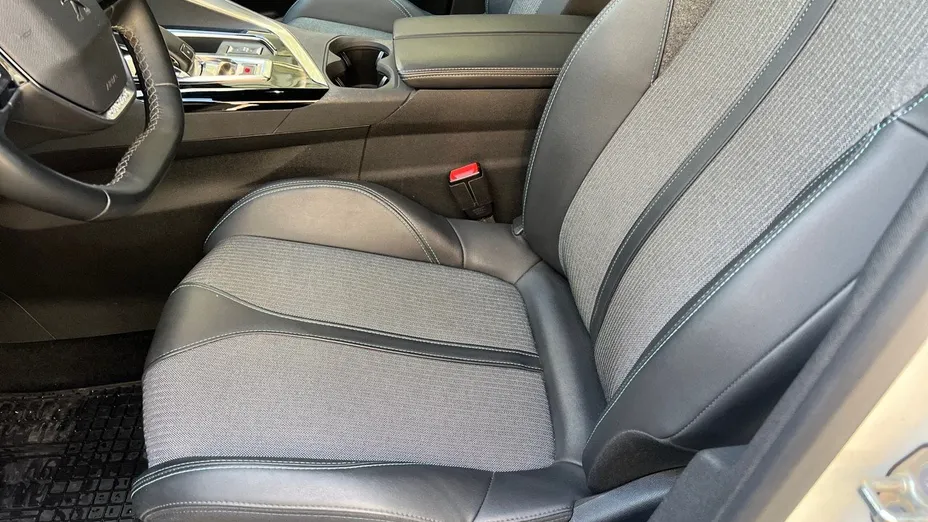 PEUGEOT 3008 3008 1.2 PureTech Allure S&S EAT8