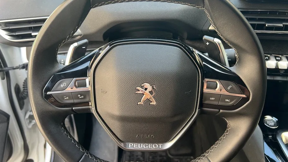 PEUGEOT 3008 3008 1.2 PureTech Allure S&S EAT8