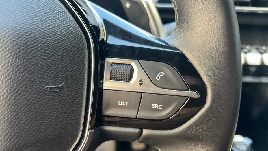 PEUGEOT 3008 3008 1.2 PureTech Allure S&S EAT8