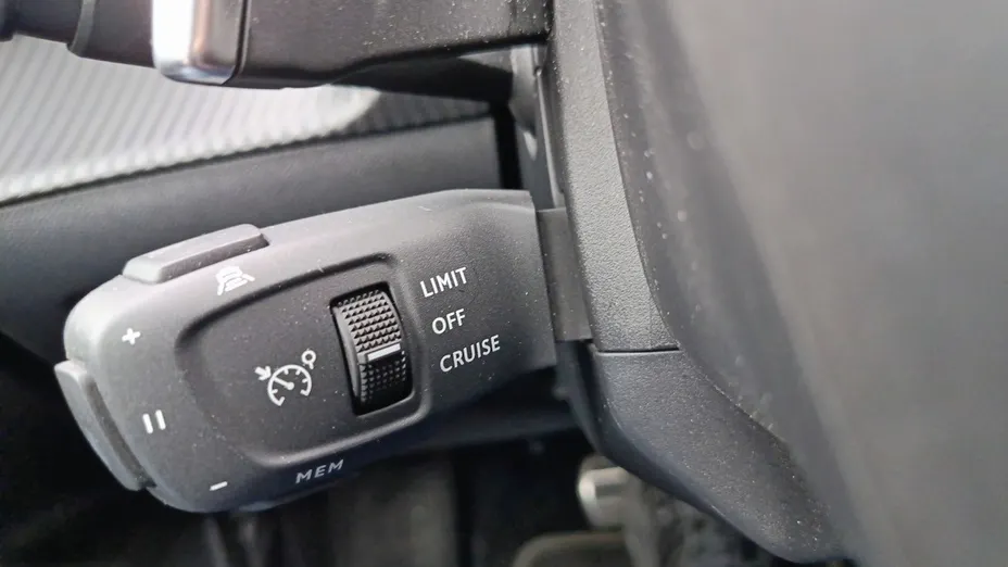 PEUGEOT 2008 2008 1.2 PureTech GT S&S EAT8