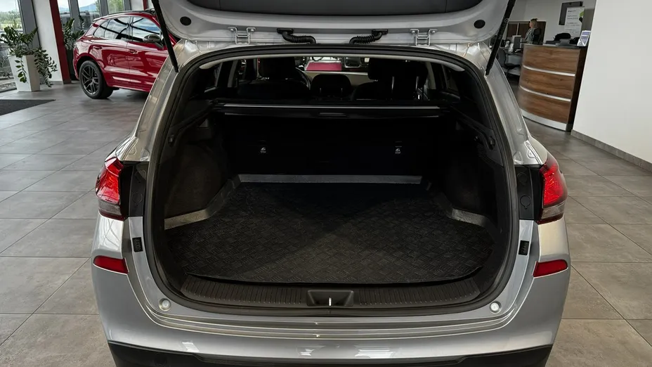 HYUNDAI i30 i30 1.5 DPI Classic +