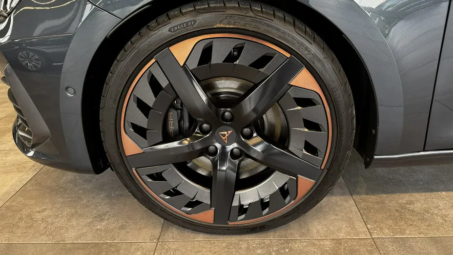 CUPRA Leon Leon 2.0 TSI 4Drive VZ DSG