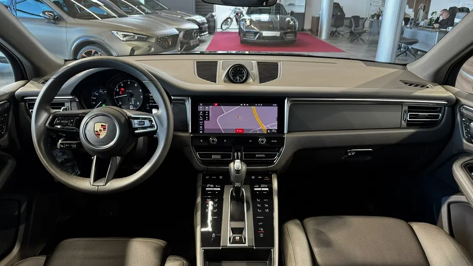 PORSCHE Macan Macan