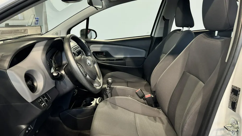 TOYOTA Yaris Yaris 1.5 Active