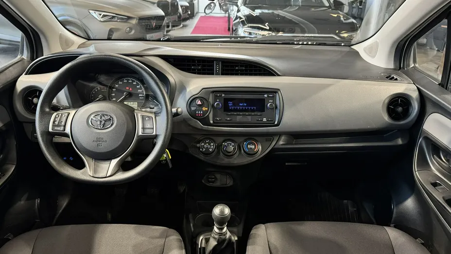 TOYOTA Yaris Yaris 1.5 Active