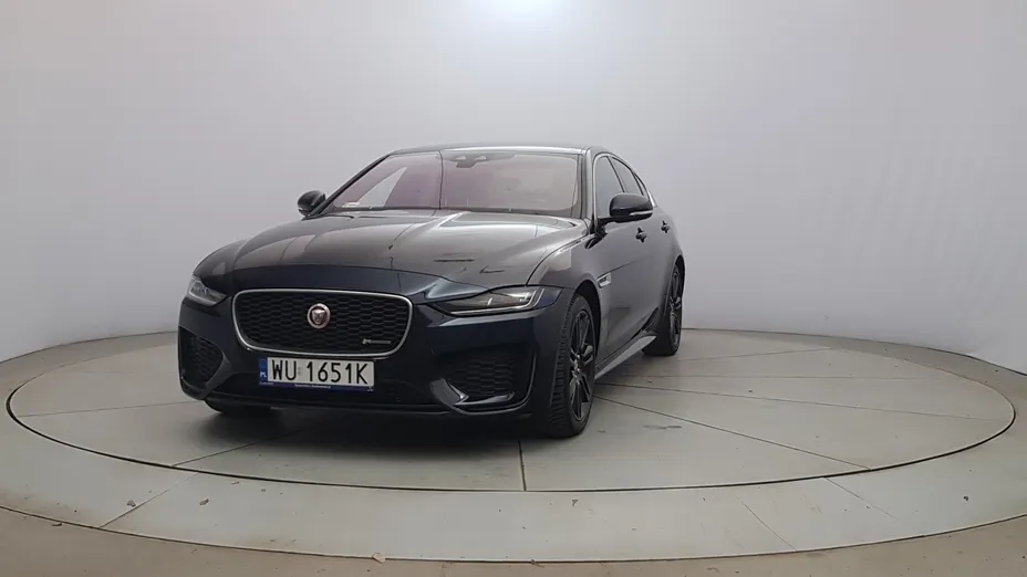 JAGUAR XE XE 2.0 D180 R-Dynamic SE aut