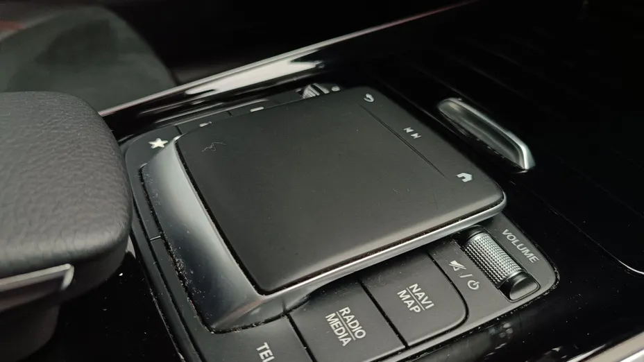 MERCEDES-BENZ GLA GLA 200 AMG Line