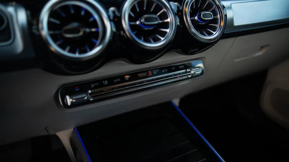 MERCEDES-BENZ GLB GLB 200 mHEV Progressive 7G-DCT