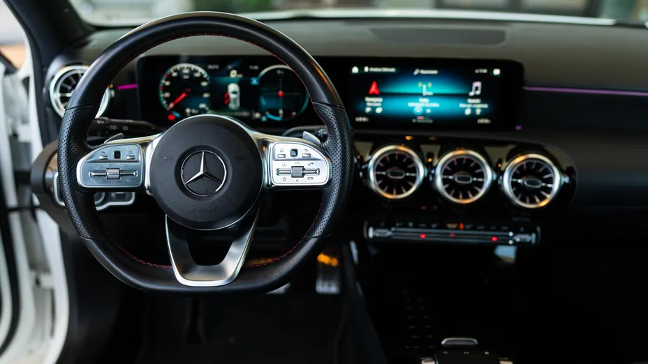 MERCEDES-BENZ A Klasa A 200 AMG Line 7G-DCT