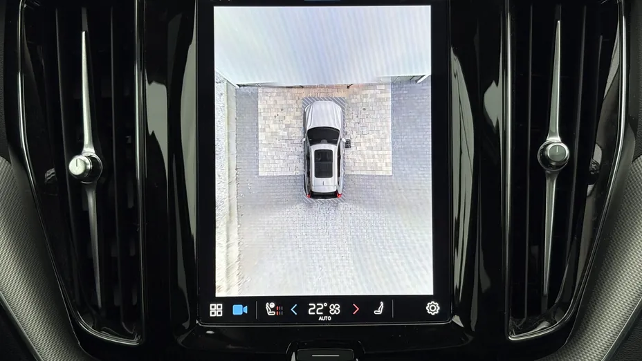 VOLVO XC60 XC60 T6 Plug-In Hybrid AWD Plus Dark aut