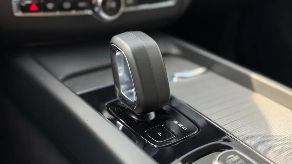 VOLVO XC60 XC60 T6 Plug-In Hybrid AWD Core aut