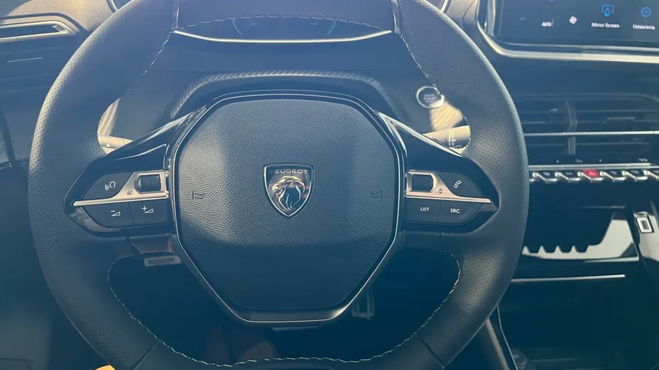 PEUGEOT 208 e-208 54kWh GT Nowy