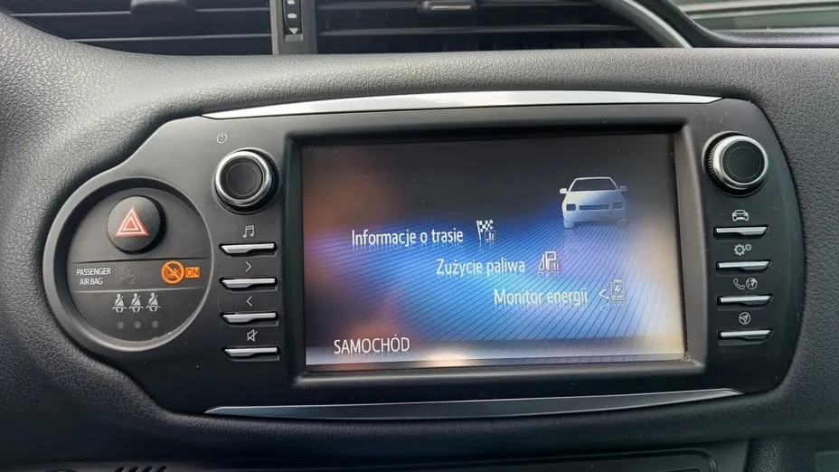 TOYOTA Yaris Yaris Hybrid 100 Premium