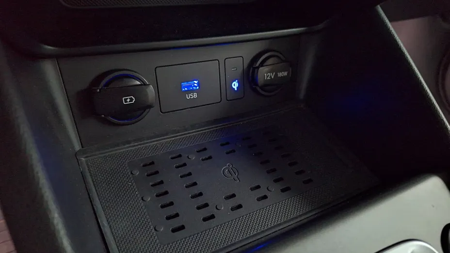 HYUNDAI Kona Kona 1.6 T-GDI Premium 4WD DCT