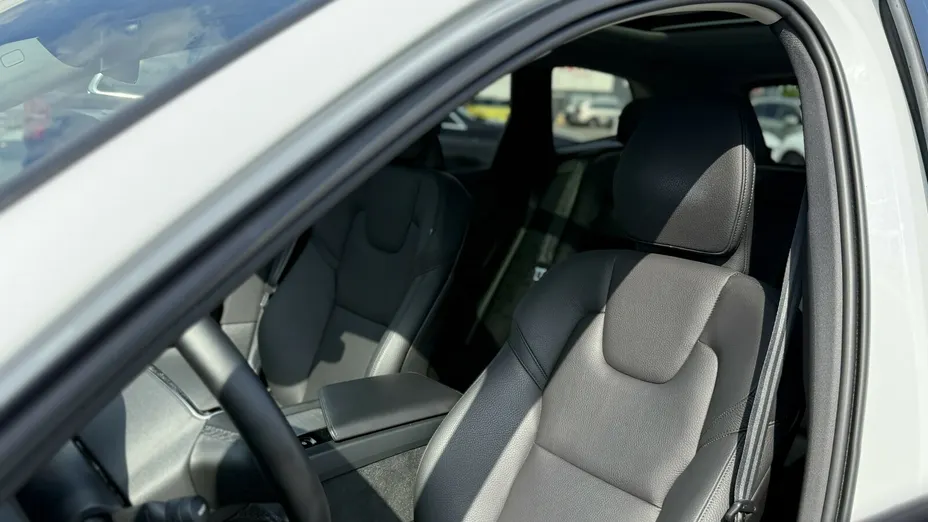 VOLVO XC60 XC60 T6 Plug-In Hybrid AWD Core aut