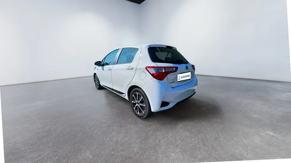 TOYOTA Yaris Yaris Hybrid 100 Active