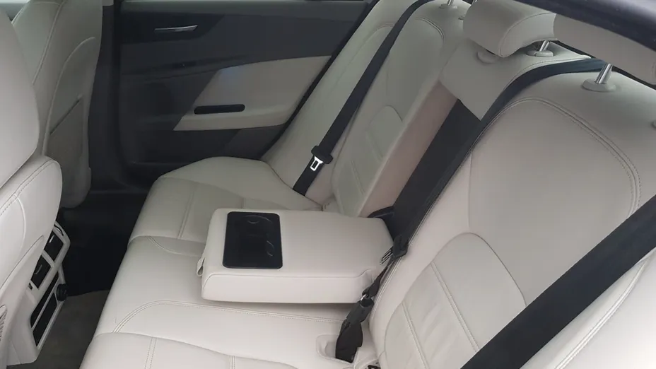 JAGUAR XE XE 2.0 T Prestige