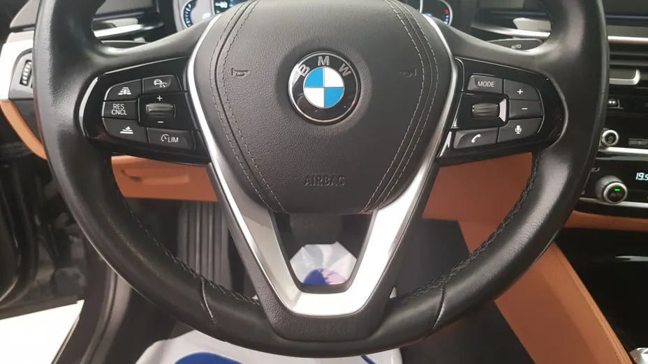 BMW Seria 5 530i GPF xDrive Luxury Line aut