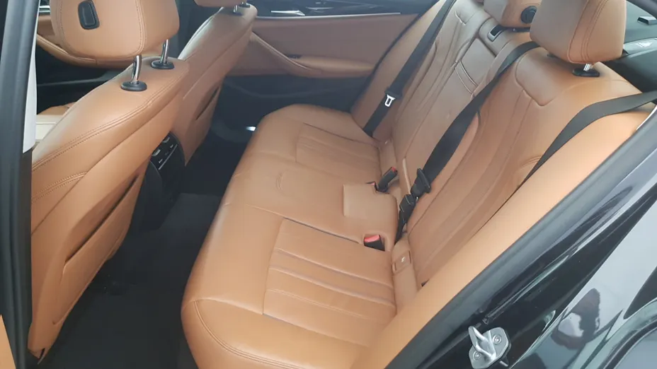 BMW Seria 5 530i GPF xDrive Luxury Line aut