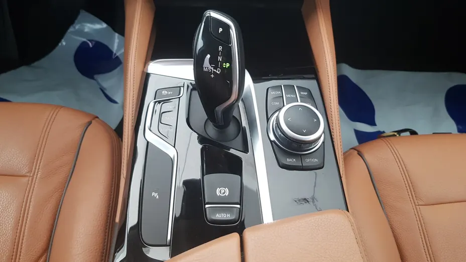 BMW Seria 5 530i GPF xDrive Luxury Line aut