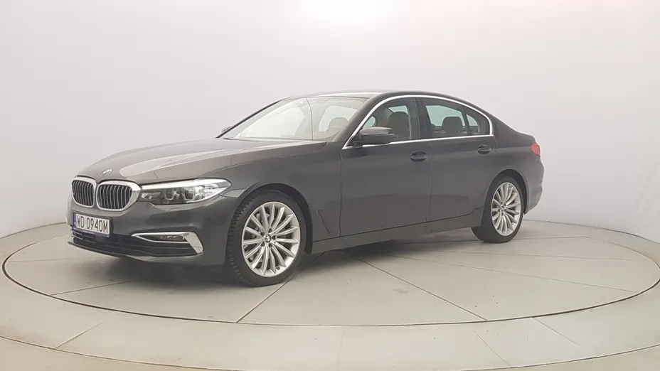 BMW Seria 5 530i GPF xDrive Luxury Line aut