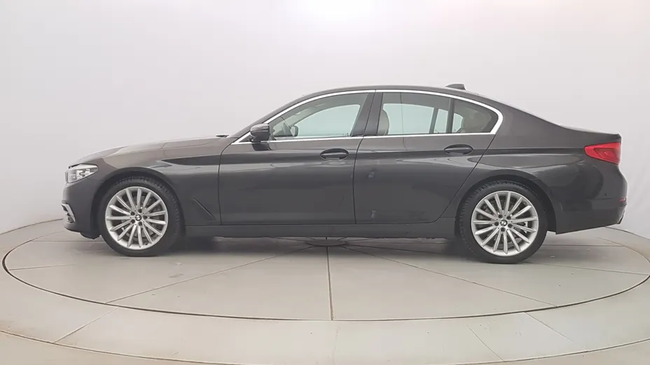 BMW Seria 5 530i GPF xDrive Luxury Line aut