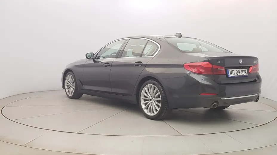 BMW Seria 5 530i GPF xDrive Luxury Line aut