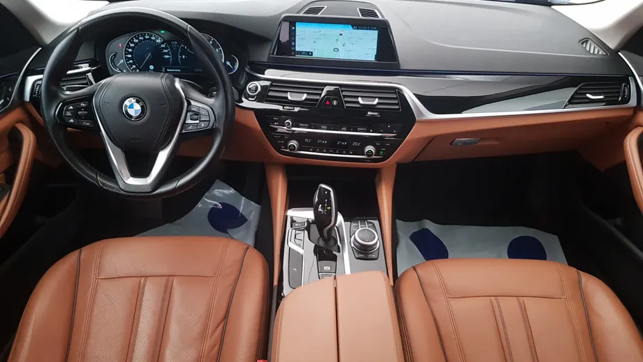 BMW Seria 5 530i GPF xDrive Luxury Line aut