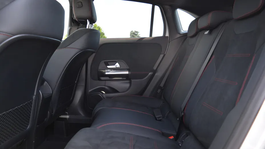 MERCEDES-BENZ GLA GLA 200 mHEV AMG Line 7G-DCT