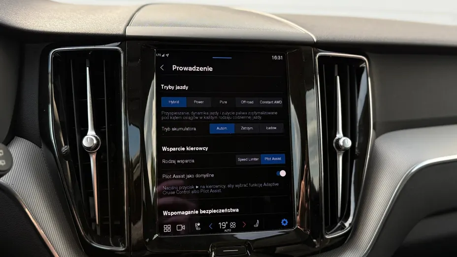 VOLVO XC60 XC60 T6 Plug-In Hybrid AWD Core aut