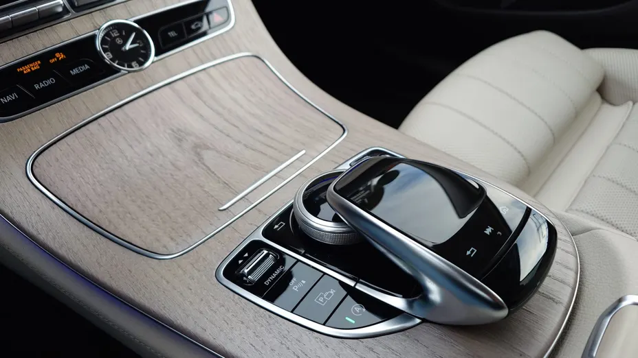 MERCEDES-BENZ E Klasa E 220 d Coupe 4-Matic 9G-TRONIC