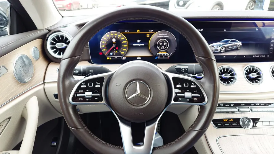 MERCEDES-BENZ E Klasa E 220 d Coupe 4-Matic 9G-TRONIC
