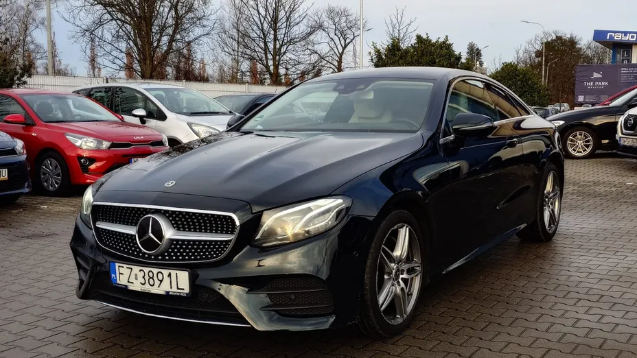 MERCEDES-BENZ E Klasa E 220 d Coupe 4-Matic 9G-TRONIC