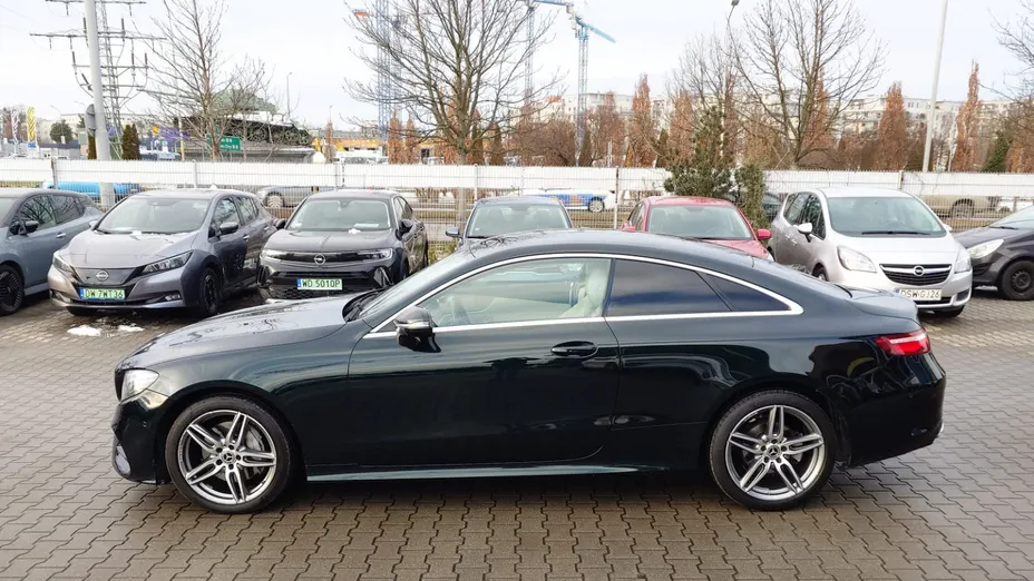 MERCEDES-BENZ E Klasa E 220 d Coupe 4-Matic 9G-TRONIC