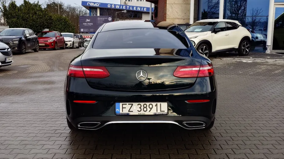 MERCEDES-BENZ E Klasa E 220 d Coupe 4-Matic 9G-TRONIC