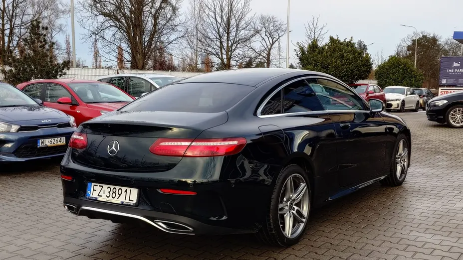 MERCEDES-BENZ E Klasa E 220 d Coupe 4-Matic 9G-TRONIC