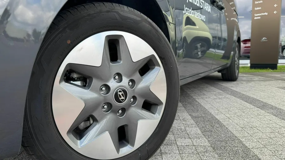 HYUNDAI Staria Staria 1.6 T-GDI HEV Smart Business aut Nowy