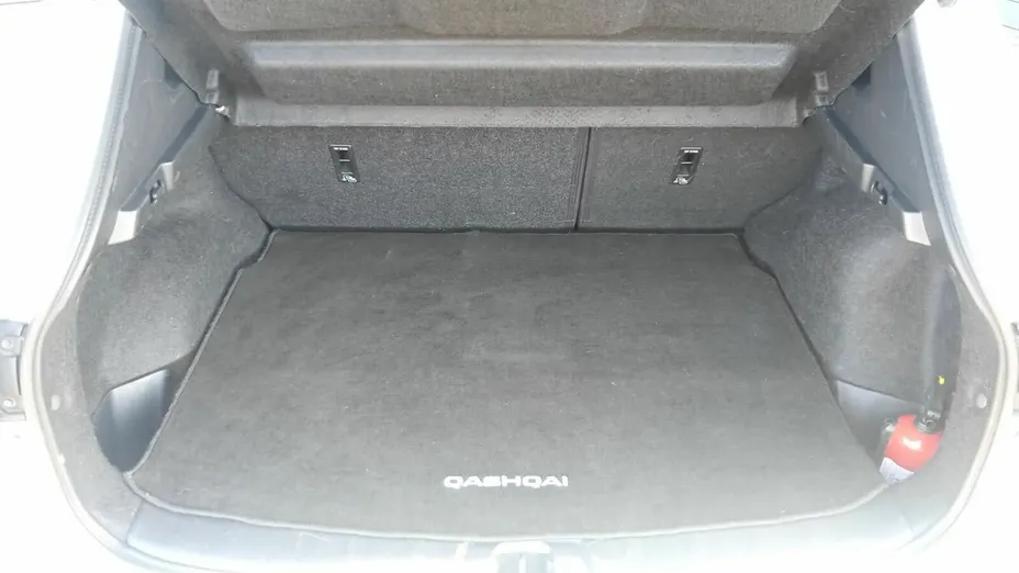NISSAN Qashqai Qashqai 1.3 DIG-T N-Connecta